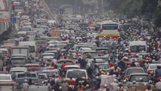 Chủ tịch Hà Nội lo 'vỡ trận' giao thông nội thành