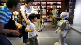 Robot Nhật dự đoán chứng khoán chính xác hơn con người