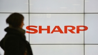Foxconn bất ngờ hoãn thỏa thuận mua Sharp