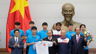 Đấu giá món quà đặc biệt tặng Thủ tướng của U23 Việt Nam: Giá khởi điểm 2 tỷ đồng