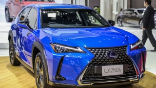 Cận cảnh Lexus UX 250h, đối thủ mới của Mercedes-Benz GLA