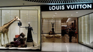 Vụ thâu tóm Tiffany: Gã khổng lồ hàng xa xỉ Pháp LVMH 'rút khỏi cuộc chơi'