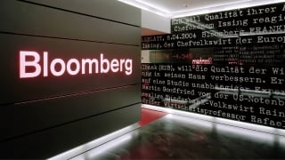 Cách kiếm tiền của 'đế chế' truyền thông Bloomberg