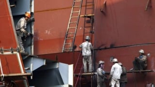 ‘Khuất phục’ trước đòn giáng của phương Tây, các công ty đóng tàu Trung Quốc từ bỏ Nga