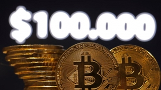 Bitcoin vừa 'thủng' mốc 100.000 USD, Phố Wall dự kiến sẽ sớm vượt 200.000 USD