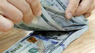 Giá USD tự do lên mức cao kỷ lục