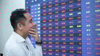 VN-Index mất mốc 1.200, cổ phiếu bất động sản bị bán tháo