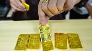 Giá vàng tăng nóng nhưng ít người bán: Nguyên nhân do đâu?