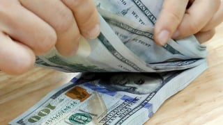 Giá USD ngân hàng tăng mạnh, tự do lập kỷ lục mới