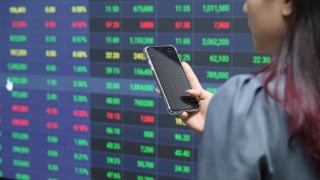 Tâm lý nghỉ lễ bao trùm, VN-Index tiếp tục đi lùi