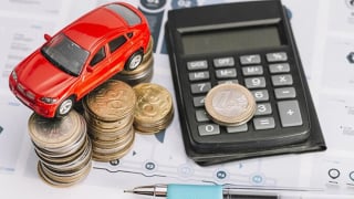 Vay mua ô tô, áp lực mỗi tháng tốn chục triệu nuôi xe của ngân hàng?