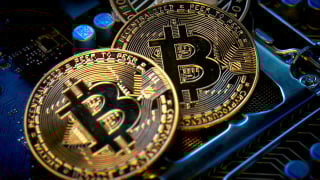 Đang lên đỉnh 120.000 USD, Bitcoin nhận 'cảnh báo nghiêm trọng'
