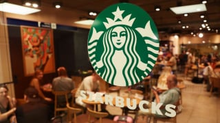 Starbucks bắt tay Microsoft: Trợ lý AI 'pha chế' cuộc đua F&B