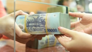 Tiền gửi vào ngân hàng tăng mạnh, lãi suất vào chu kỳ đi lên