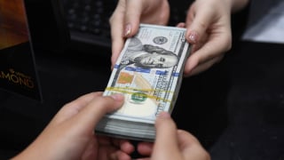 Giá USD ngân hàng lập kỷ lục mới