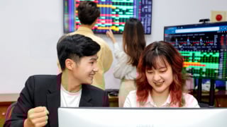 VN-Index 'tăng vội' gần 15 điểm sau phiên điều chỉnh