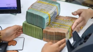 Dòng tiền đổ vào bất động sản: Trái phiếu thu hẹp, tín dụng bứt tốc