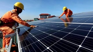 Lắp điện mặt trời mái nhà có thể được hỗ trợ 2,5 triệu/hộ 