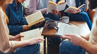 Gen Z muốn thành công? Bắt đầu từ thói quen này của Bill Gates
