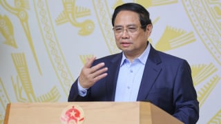 Thủ tướng: 'Chậm nhất tới 2027 phải thiết kế, chế tạo được chíp bán dẫn'