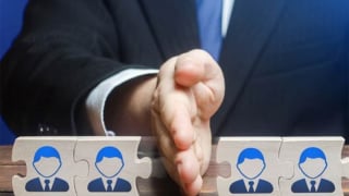 Làn sóng cắt giảm nhân sự chưa dừng: Thêm hàng ngàn nhân viên ngân hàng mất việc