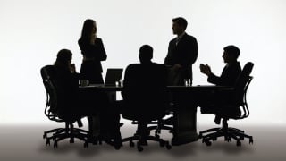 Chủ tịch vướng lao lý, nhóm lãnh đạo Chứng khoán Hòa Bình 'rút ruột' 6.000 tỷ đồng