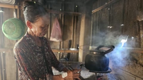 
VietnamFinance Foundation xây nhà tình thương cho người già neo đơn ở Quảng Nam