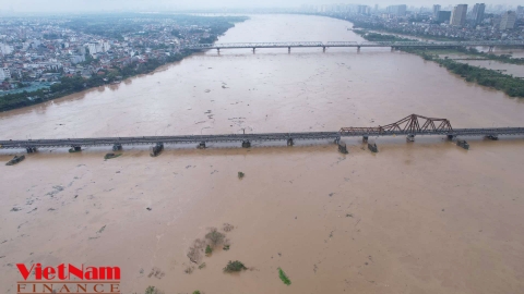 Lũ sông Hồng uy hiếp Hà Nội: Sẵn sàng phương án sơ tán dân