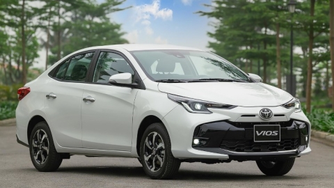 Top 10 xe bán chạy: Mitsubishi Xpander, Toyota Vios 'lao dốc'