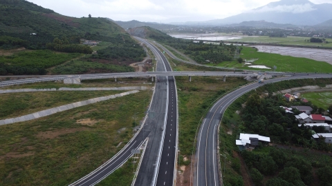 'Trải nghiệm' 70km cao tốc Vân Phong – Nha Trang sẵn sàng đón dân đi dịp Tết