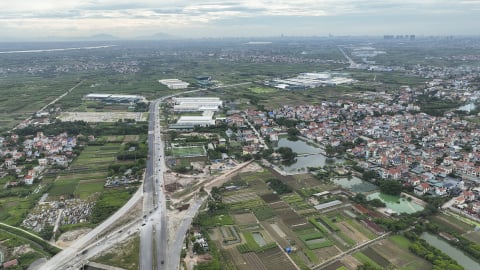 Đồng loạt 'chạy đua' bán đất trước thời điểm bỏ huyện, nhập tỉnh