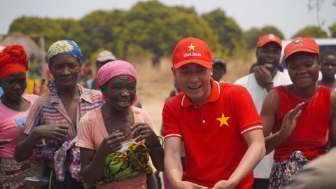 Quang Linh Vlogs: Hành trình từ thợ xây châu Phi, lấn sân kinh doanh rồi bị bắt