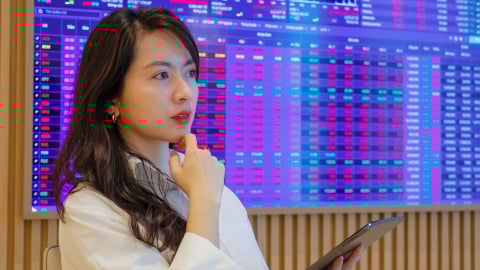 VN-Index và VN30 'đỏ lửa', phái sinh bất ngờ lấy lại sắc xanh