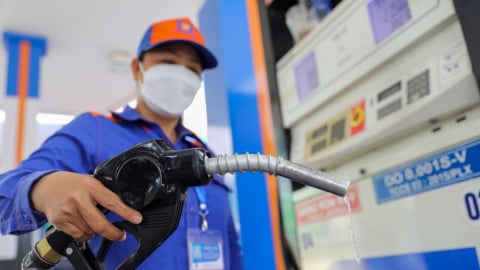 Xăng, dầu có thể được giảm 2% thuế VAT tới hết năm 2026