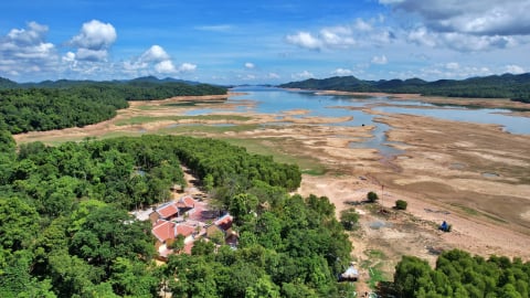 Ký ức về từ một đáy hồ