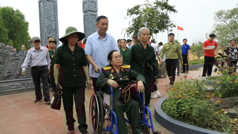 Những khoảnh khắc đặc biệt trong lễ khánh thành Đền thờ AHLS tại hồ Kẻ Gỗ