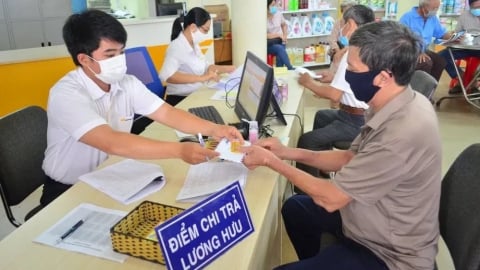 Quảng Ngãi: Cán bộ nghỉ trước tuổi nhận chế độ 'khủng' hơn 2,7 tỷ đồng