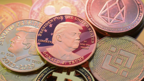 TT Trump 'kiếm bộn' từ tiền mã hóa meme coin