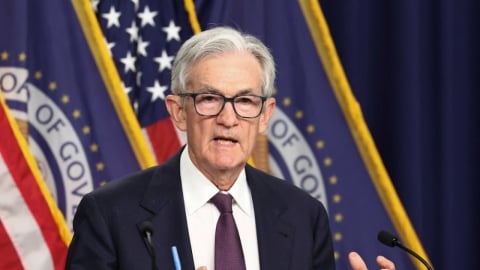 Fed giữ nguyên lãi suất bất chấp áp lực từ TT Trump