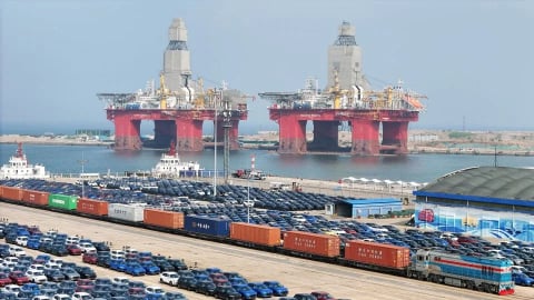 Mỹ xoay trục: Tăng mua hàng từ Nga, thu hẹp nhập khẩu từ Trung Quốc