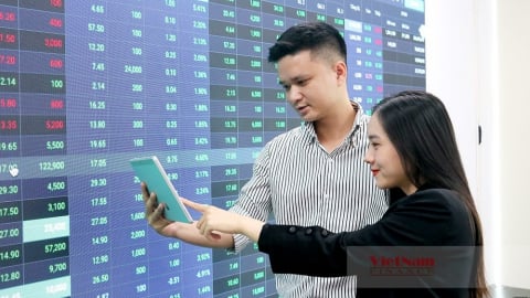 Thị trường 'nín thở' chờ kết quả đàm phán, VN-Index rung lắc quanh vùng 1.270 điểm