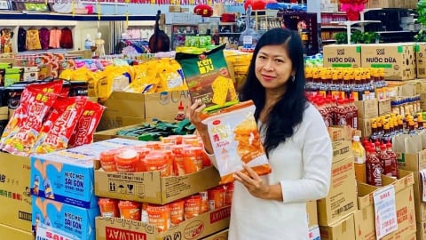 Cô bé bán vé số trở thành doanh nhân toàn cầu