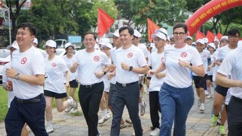 Hơn 1.000 bạn trẻ Đà Nẵng đồng thanh ‘nói không’ với thuốc lá điện tử