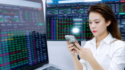 Cổ phiếu 'họ' Vin mở đường, VN-Index chưa thể 'cắm cờ' trên đỉnh mới