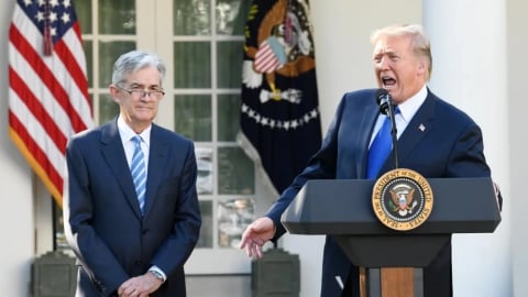 Chủ tịch Fed đưa ra tuyên bố cứng rắn sau cuộc gặp với TT Trump