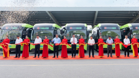 VinBus khai trương tuyến buýt điện 43 kết nối nội thành với Đông Anh 