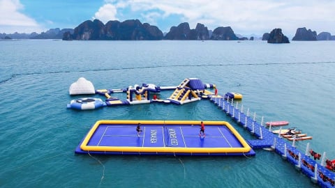 Sân pickleball nổi giữa biển Quảng Ninh gây sốt