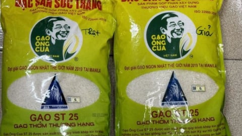 Gạo giả 'hiên ngang' trên kệ siêu thị: Có đủ mã vạch, tem chống giả, mã QR... 