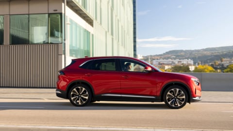  VinFast VF 8: SUV 5 chỗ ưu đãi cả trăm triệu đồng