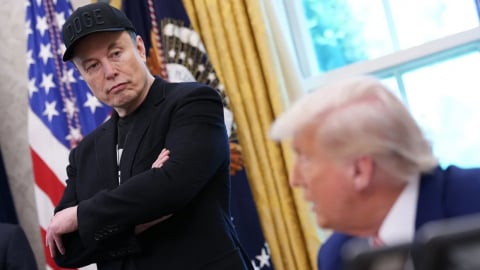 Tesla trải qua ngày tồi tệ nhất, cổ đông ‘doạ’ phế truất Elon Musk